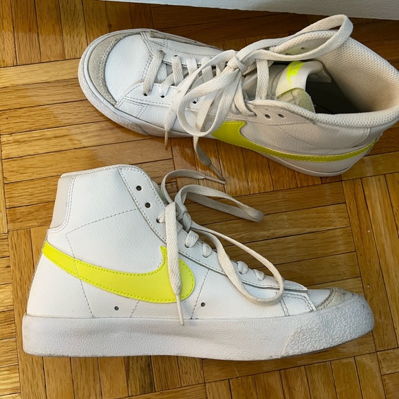 NIKE BLAZER MID ‘77 WOMEN’S SNEAKER - Picture 6 of 6
